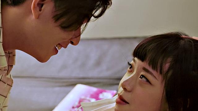 Yuli and her new friend go back and she sucks his dick 