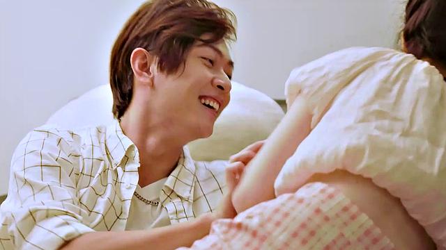 Yuli and her new friend go back and she sucks his dick 