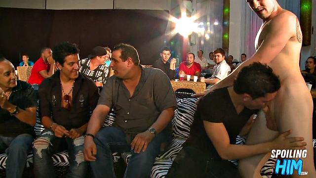 Real strippers cock sucked by amateurs