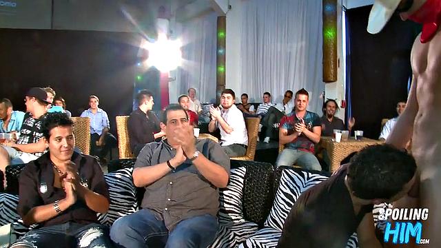 Real strippers cock sucked by amateurs