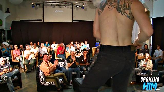 Real strippers cock sucked by amateurs