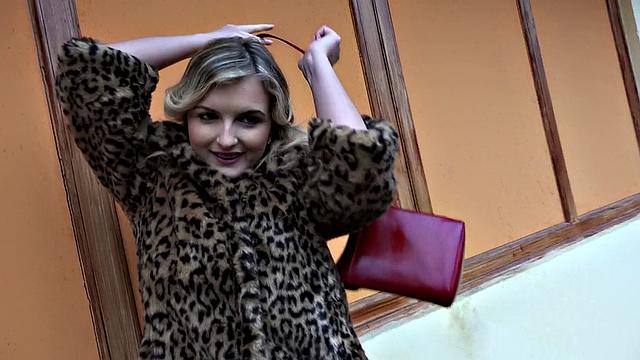 Canadian slut gets paid for sucking and fucking in this kinky cash-cow video