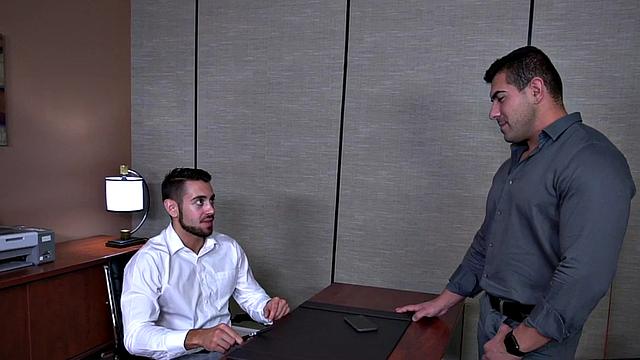 Office muscle blown before boyfriend barebacking at work