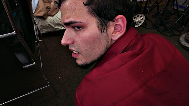 White bottom smashed by Black dominant top in office