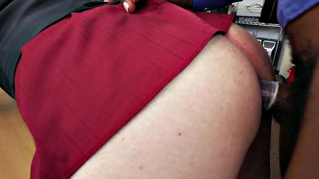White bottom smashed by Black dominant top in office