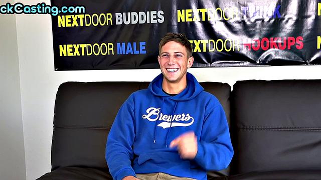 Amateur sexy and fit stud jerks on casting after interview