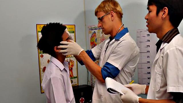 Asian twink nailed by doctors in 3some after medical checking