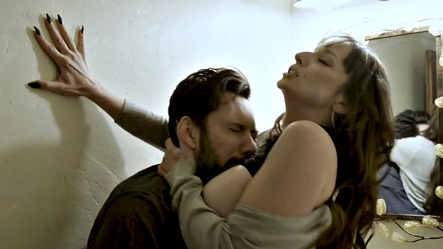 Cuntramming busty cougar