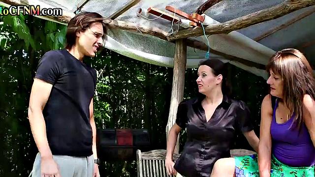 Real mature CFNM ladies suck and cock in outdoor 3some