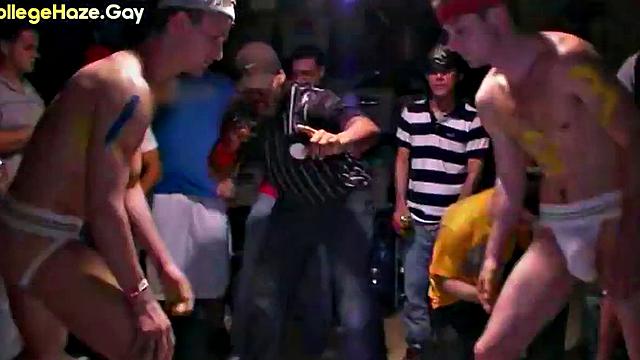 Фрат-братья на вписке пробуют bbc - орут и тащатся