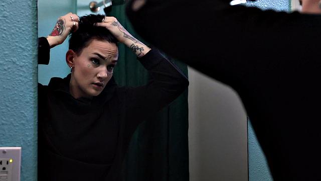 Strapon queer fucks GF and licks her pussy in bathtub