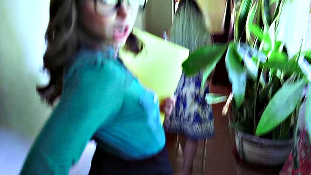 Riley Reid shows off her skills in a hot POV handjob with a trimmed pussy cowgirl