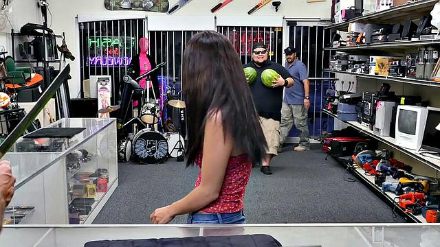 Pawnshop beauty blows boss dick in POV in meeting room