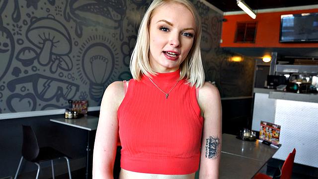 Waitress POV - Alice Pink - Free To Play