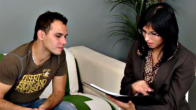 Useless guy smashed by therapist