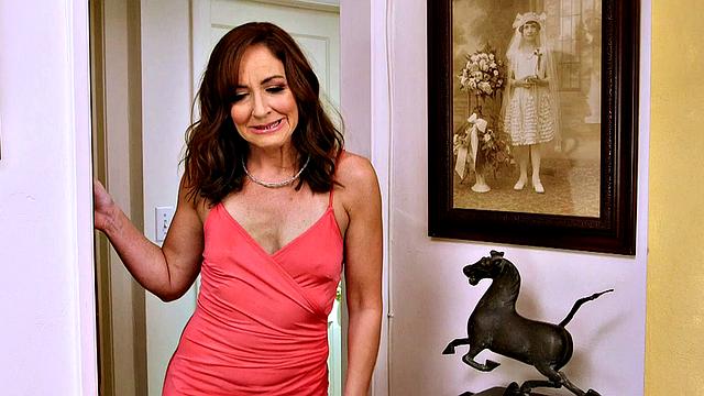 Natalie gets ass-fucked on vamera