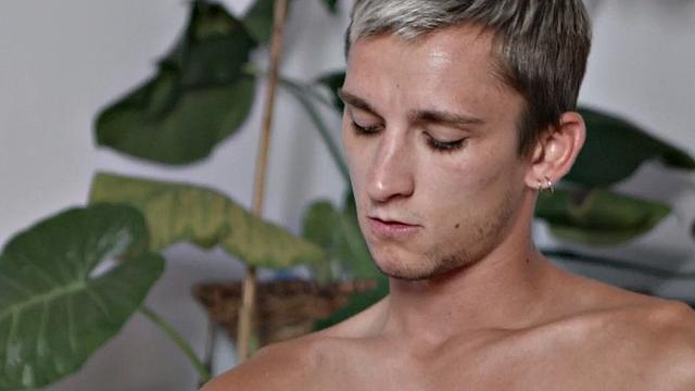 Str8 gay loves hard fucking in asshole by big white dick