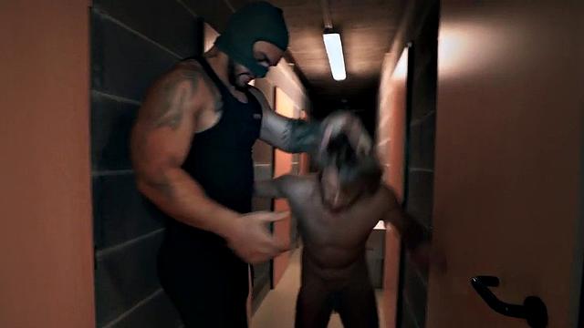 Muscly criminal barebacking bottom until creampie