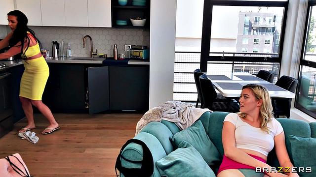 Texas Patti and Anny Clean