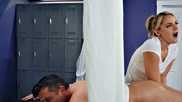 Bisexual masseuse rides in 3some with hairypussy