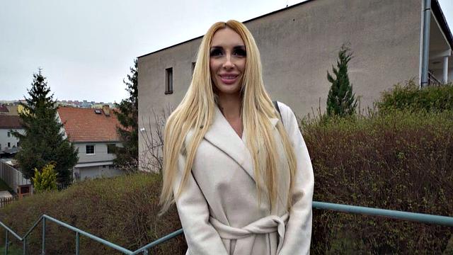 Stunning MILF deepthroating POV