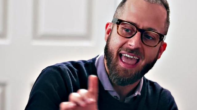 Bisexual babe in fishnets drilled in MMF 3some