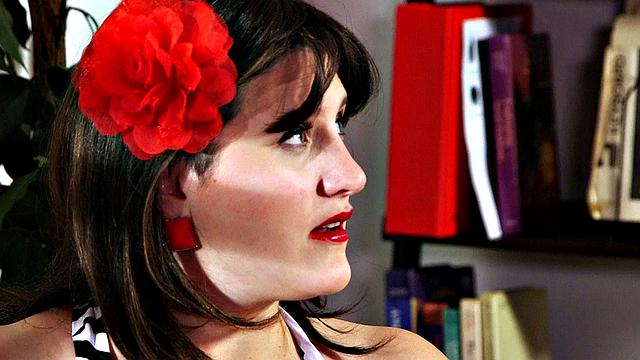 Private Dick for a Busty Mobster's Moll