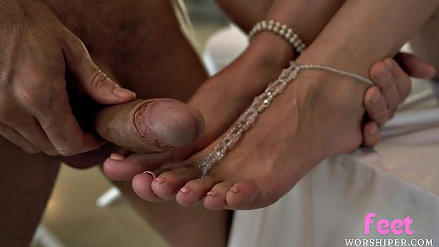 Footjerking brunette babe smashed