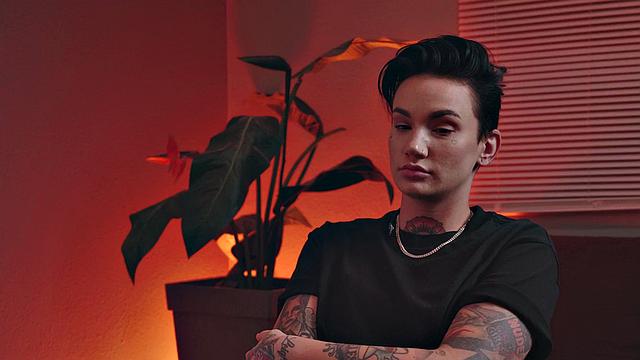 Tattooed nympho slut sucks hard cock and strokes on it