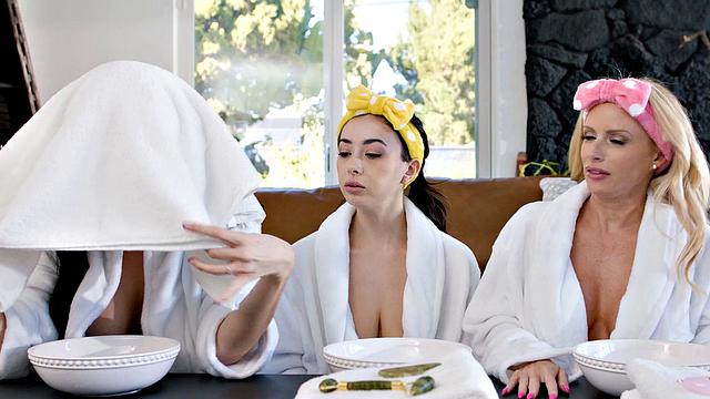 MOMMY'S GIRL - STEPMOMS SCISSORING COMPILATION! ARIEL X, MISTY STONE, DANIELLE RENAE...