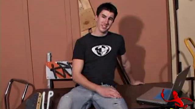 Amateur JP Jacks Off