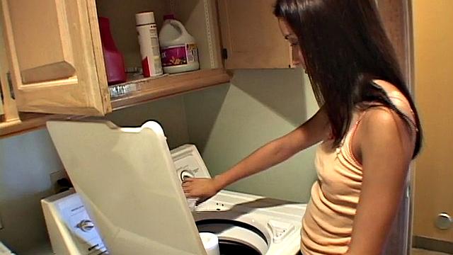 Lusty laundry show with petite teen