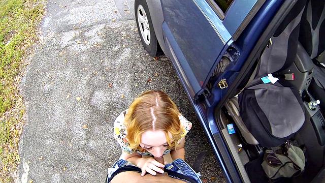 Люси Тайлер трахается за деньги и получает сперму в киску