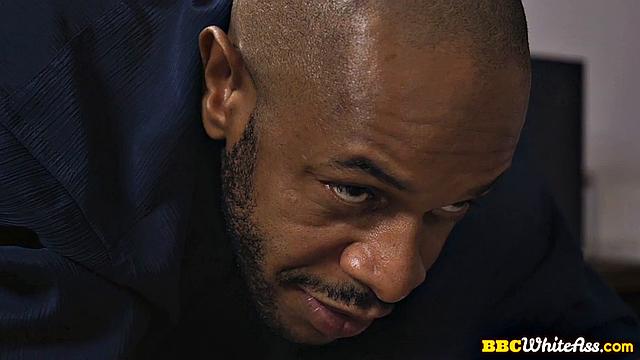 Cutie 21yo babe pounded by BBC lover