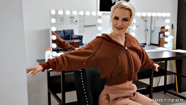 Backstage Pass To Slim Thick's Ass