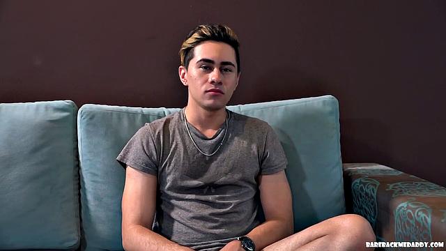 Жюль и Фердинанд жарко трахаются без защиты и получают мощный финиш