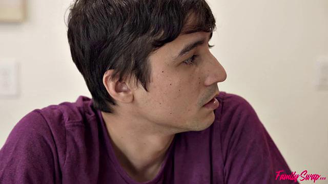 Spying On Swapping Mom And Dad - S5:E10