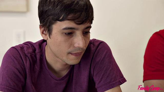 Spying On Swapping Mom And Dad - S5:E10