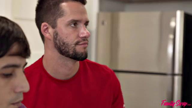 Spying On Swapping Mom And Dad - S5:E10