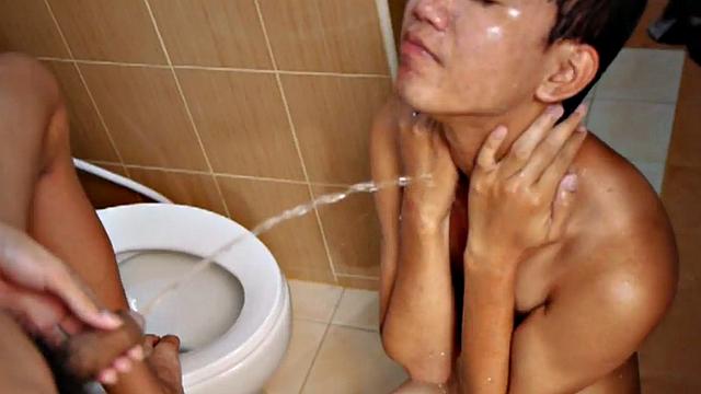 Peeing Nippon Twink Barebacked at Home by Hard Cock