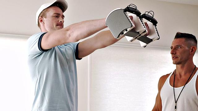 Jock gaydaddy with athletic body barebacked by twink