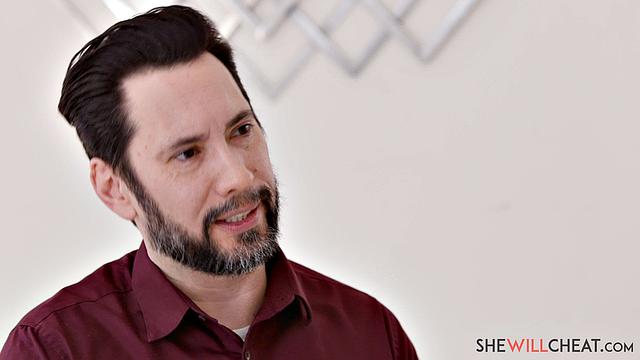 Avery Black gets fed with her husband sexting other woman