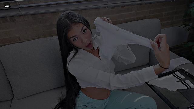 Yeye Guzman: Fuck Machine: Deep And_tweet