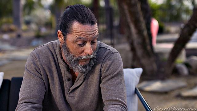 The Hot Wives 6 Scene 2 - Prize