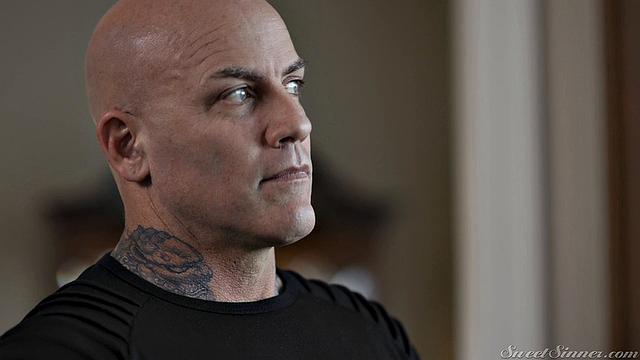 The Hot Wives 6 Scene 2 - Prize