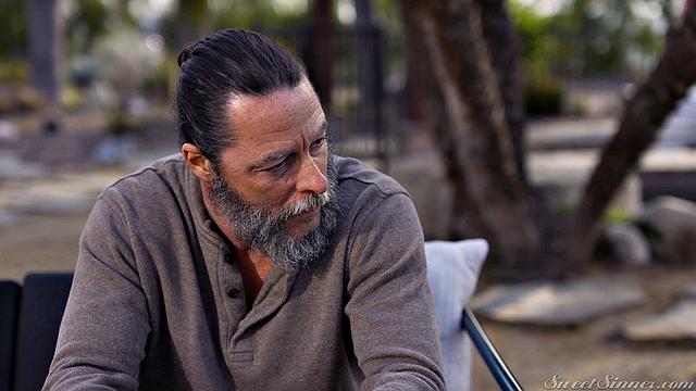 The Hot Wives 6 Scene 2 - Prize