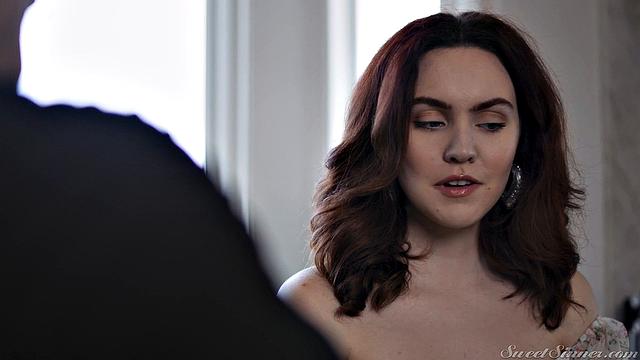 The Hot Wives 6 Scene 2 - Prize