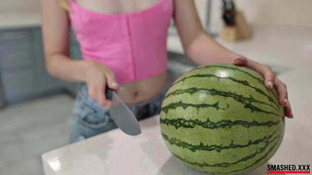 Smash Me I Can Take - S1:E6