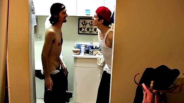 Ian & Dustin Really Need to Pee! - Dustin Kilimin & Ian Madrox