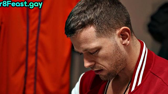 Str8 jock fucks twink in sportive locker room